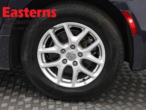 Used 2020 Chrysler Pacifica Touring-L FWD image 36