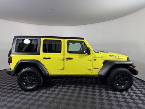 Used 2023 Jeep Wrangler Unlimited w/ Cold Weather Group AWD/4WD image 4