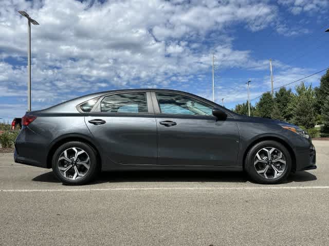 Used 2021 Kia Forte LXS FWD image 3