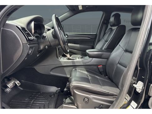Used 2020 Jeep Grand Cherokee High Altitude AWD/4WD image 16