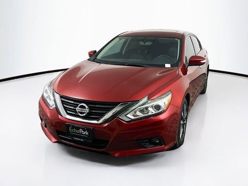 Used 2016 Nissan Altima 2.5 SL w/ 2.5 Technology Package image 3