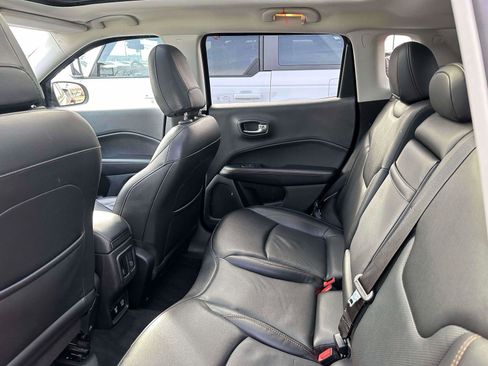 Used 2019 Jeep Compass Limited image 9
