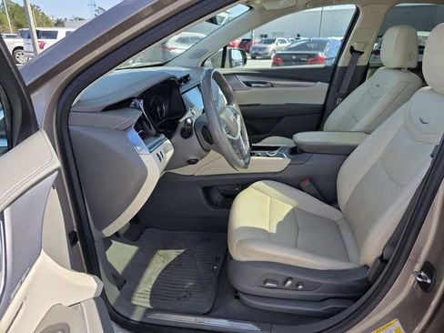 Used 2022 Cadillac XT5 Premium Luxury image 8