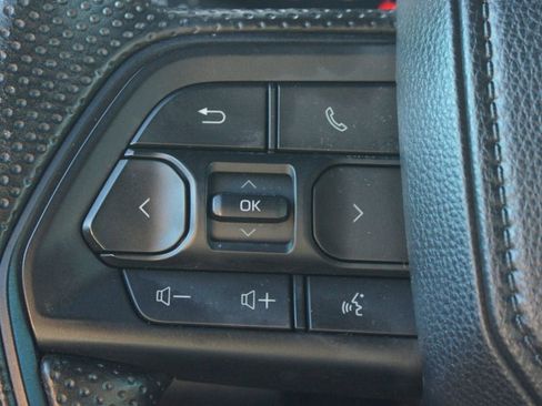 Used 2024 Toyota Tacoma SR image 8