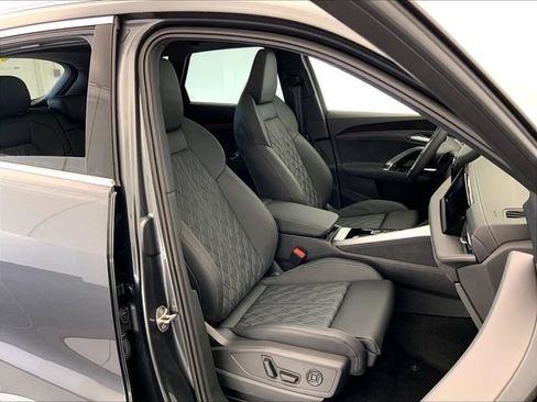 New 2026 Audi SQ5 Prestige AWD/4WD image 12