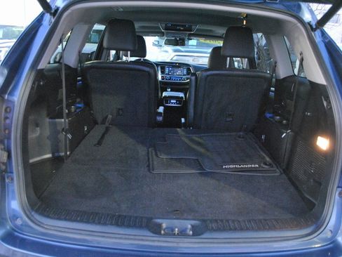 Used 2014 Toyota Highlander Limited image 9