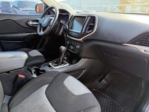 Used 2014 Jeep Cherokee Altitude w/ Cold Weather Group image 26