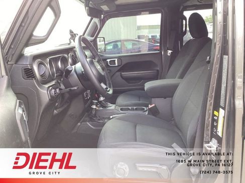 Used 2023 Jeep Gladiator Sport AWD/4WD image 18