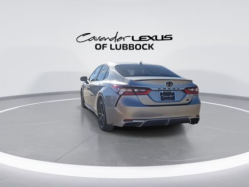 Used 2022 Toyota Camry SE w/ Convenience Package image 7