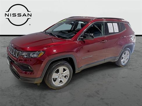 Used 2022 Jeep Compass Latitude w/ Convenience Group AWD/4WD image 1