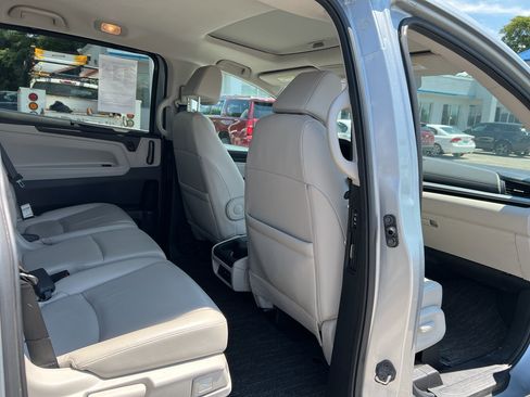 Used 2025 Honda Odyssey EX-L image 12