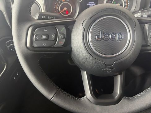 Used 2025 Jeep Wrangler Unlimited Sport AWD/4WD image 28