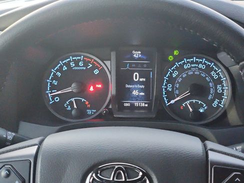 Used 2023 Toyota Tacoma TRD Off-Road image 14