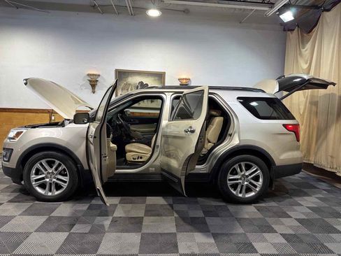 Used 2017 Ford Explorer Limited image 13