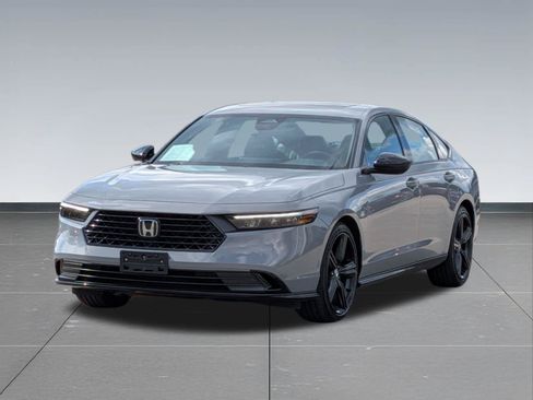 Used 2024 Honda Accord Sport image 9