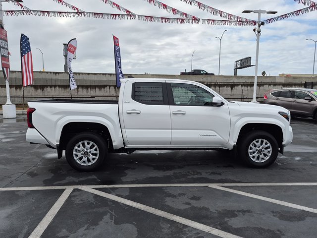 Used 2026 Toyota Tacoma SR5 AWD/4WD image 4