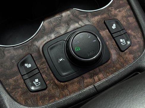Used 2020 GMC Acadia Denali w/ Denali Ultimate Package AWD/4WD image 37