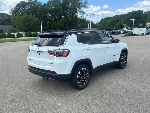 Used 2023 Jeep Compass Limited AWD/4WD image 3