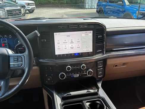 Used 2024 Ford F250 Lariat w/ Chrome Package image 6