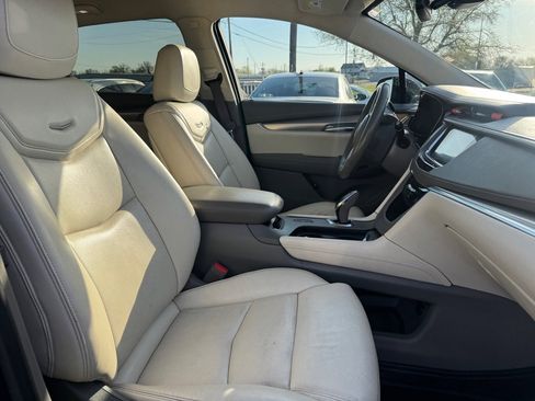 Used 2017 Cadillac XT5 Luxury w/ Driver Awareness Package FWD image 15