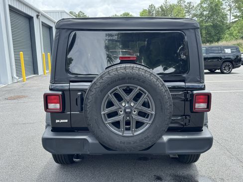 Used 2025 Jeep Wrangler Unlimited Sport AWD/4WD image 6