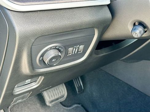 New 2025 Jeep Grand Cherokee Limited w/ Luxury Tech Group II image 11