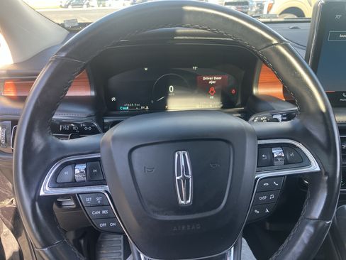 Used 2021 Lincoln Nautilus Reserve w/ Monochromatic Package AWD/4WD image 16