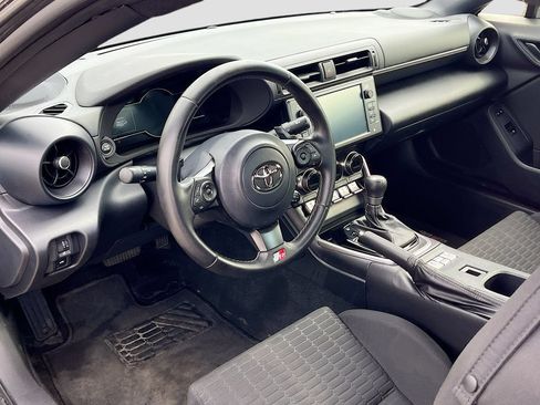 Used 2023 Toyota GR86 w/ ALL Weather Mat Package (TMS) RWD image 9