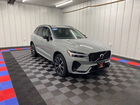 Used 2024 Volvo XC60 B5 Plus image 2