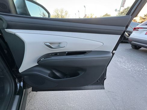 Used 2025 Hyundai Tucson Limited image 25