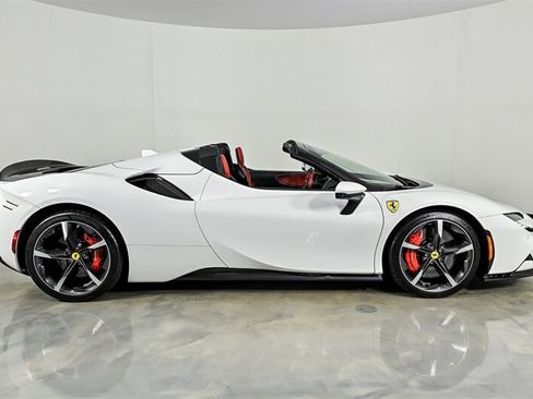 Used 2023 Ferrari SF90 Spider AWD/4WD image 10