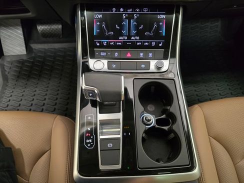 Used 2020 Audi Q8 Premium Plus w/ Premium Plus Package AWD/4WD image 23