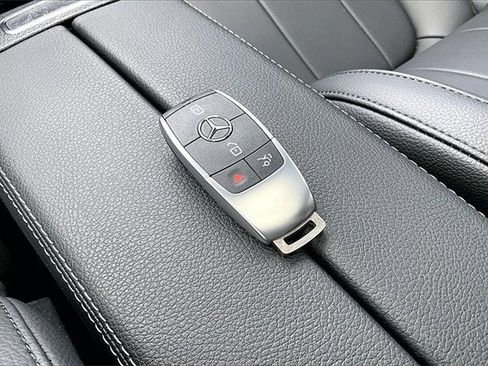 Certified 2023 Mercedes-Benz GLA 250 4MATIC image 38