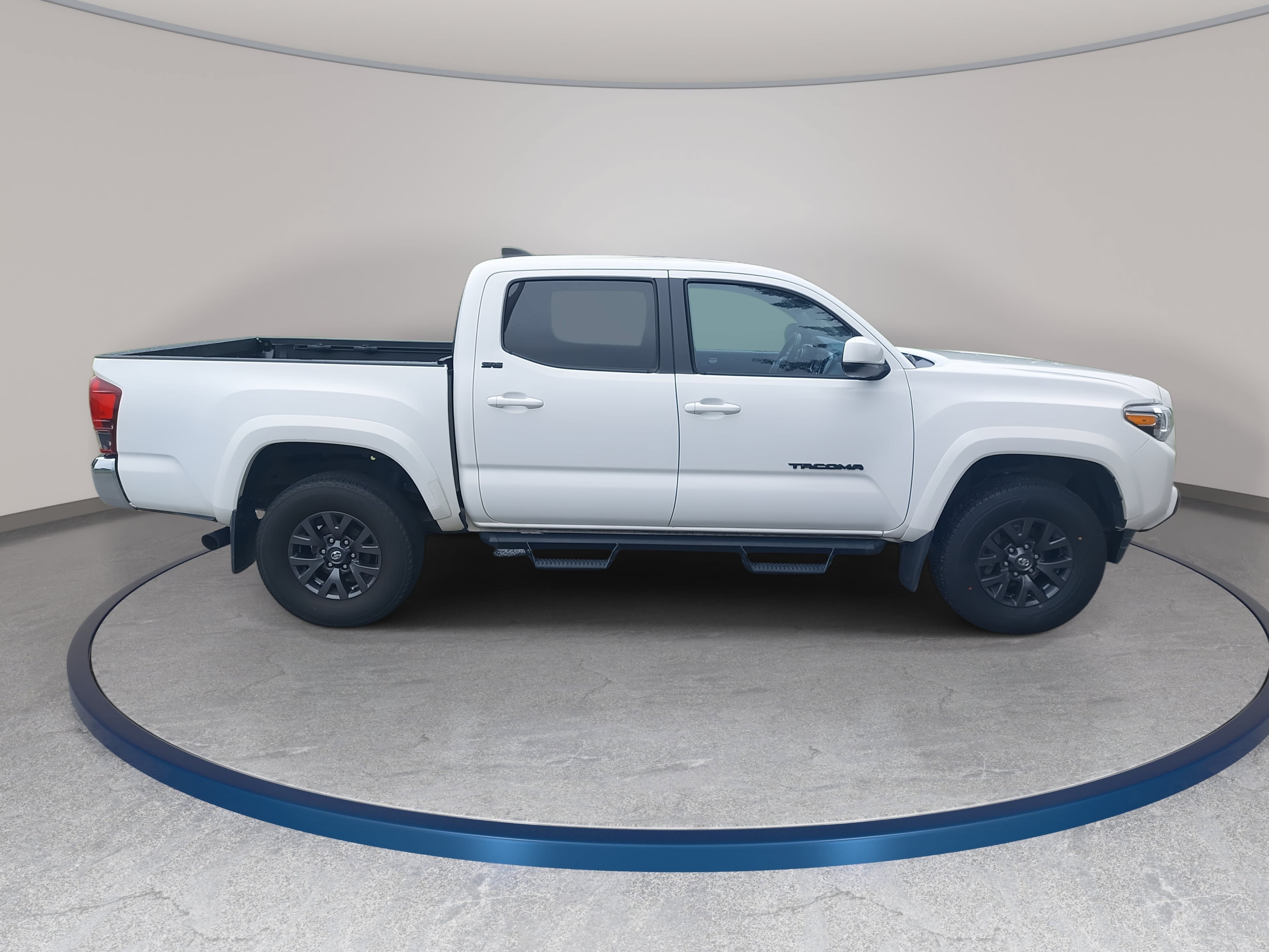 Used 2023 Toyota Tacoma SR5 RWD image 4