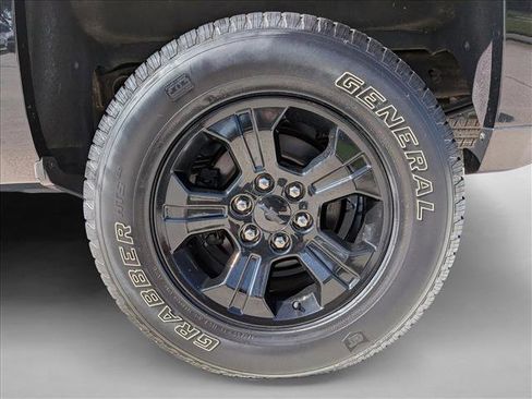 Used 2019 Chevrolet Silverado 1500 LT w/ All Star Edition image 22