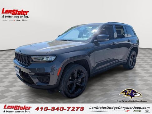 Used 2023 Jeep Grand Cherokee Altitude AWD/4WD image 1