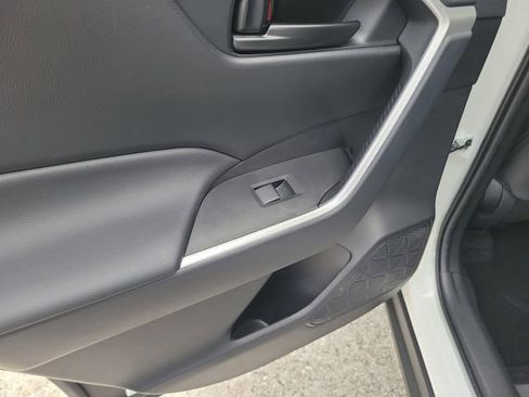 Used 2025 Toyota RAV4 LE image 10