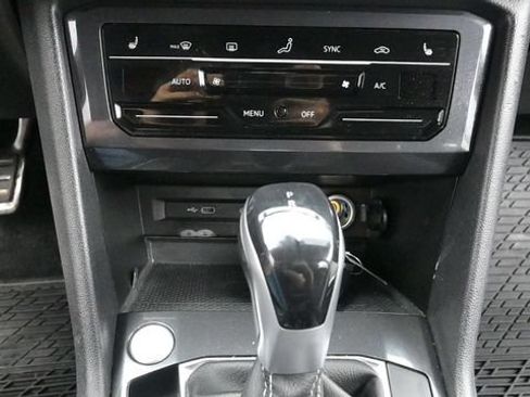Used 2022 Volkswagen Tiguan SE R-Line AWD/4WD image 16