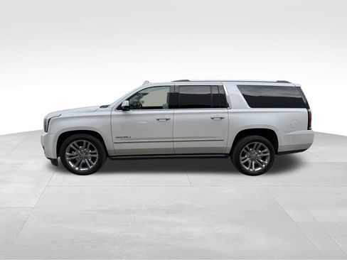 Used 2017 GMC Yukon XL Denali w/ Open Road Package AWD/4WD image 6