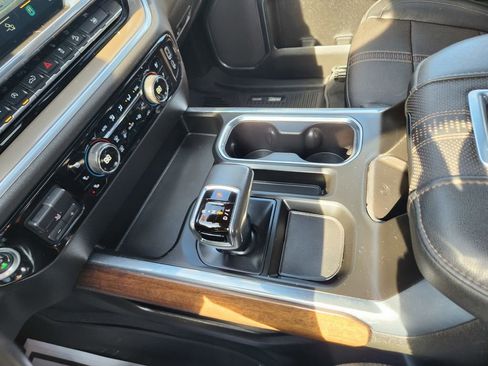 Used 2022 Chevrolet Silverado 1500 High Country image 11