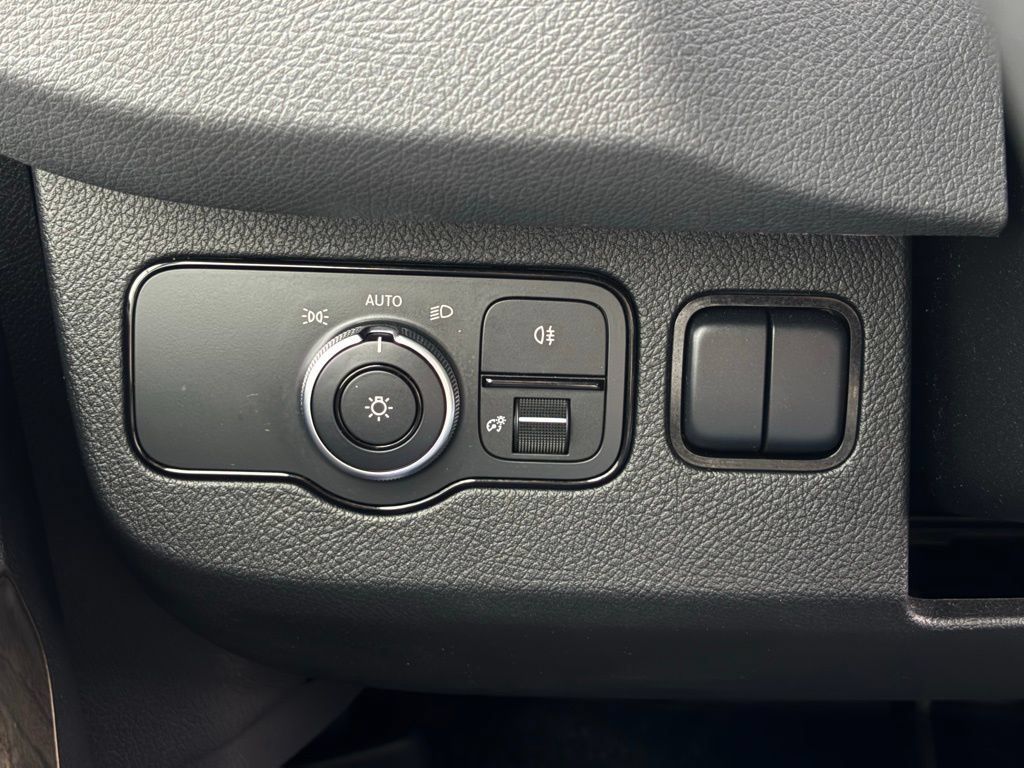 Used 2019 Mercedes-Benz Sprinter 170 w/ Driver Convenience Package image 33