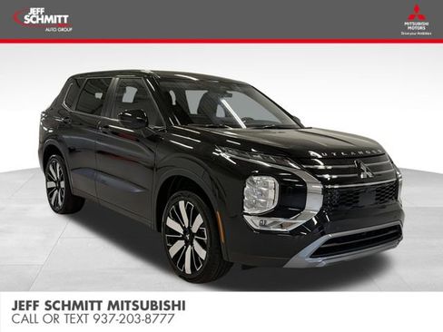 New 2026 Mitsubishi Outlander SE image 1