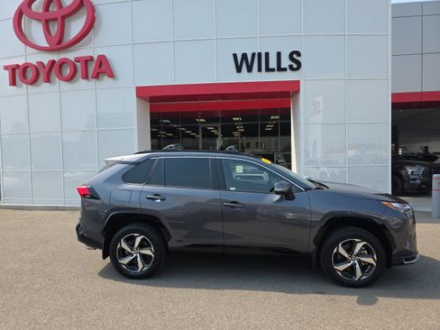 Used 2025 Toyota RAV4 SE AWD/4WD image 1