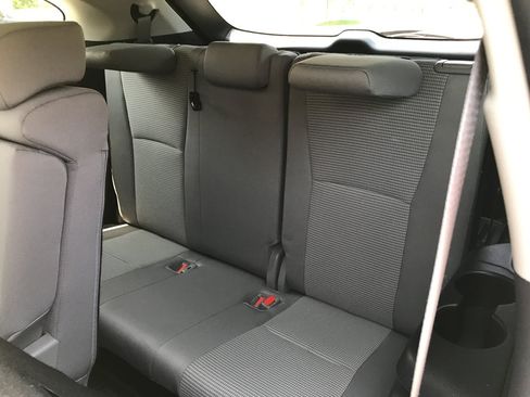 Used 2023 Toyota Highlander LE FWD image 25