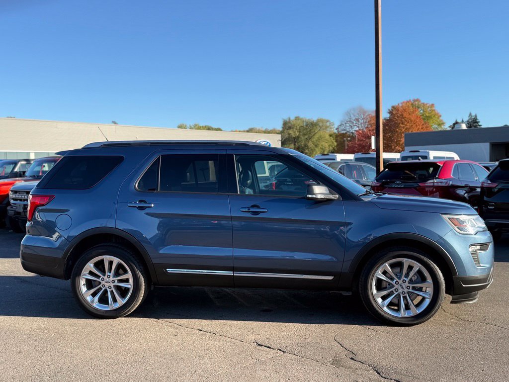 Used 2019 Ford Explorer XLT w/ Equipment Group 202A AWD/4WD image 47