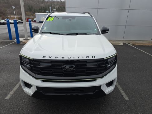 New 2026 Ford Expedition Max Platinum w/ Stealth Appearance Package image 9
