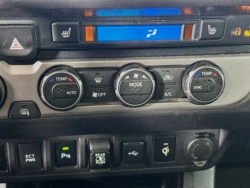 Used 2021 Toyota Tacoma Limited image 24