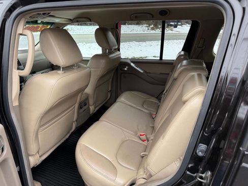 Used 2011 Nissan Pathfinder Silver image 9