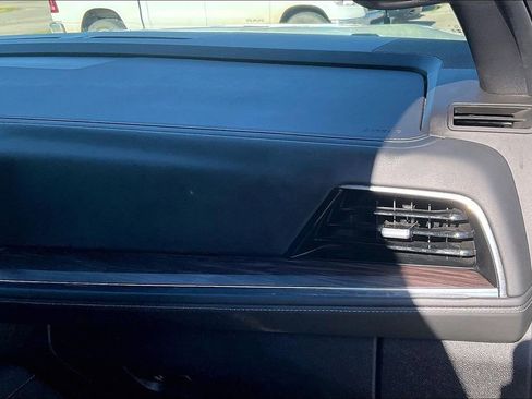 Used 2025 Chevrolet Tahoe Z71 AWD/4WD image 16