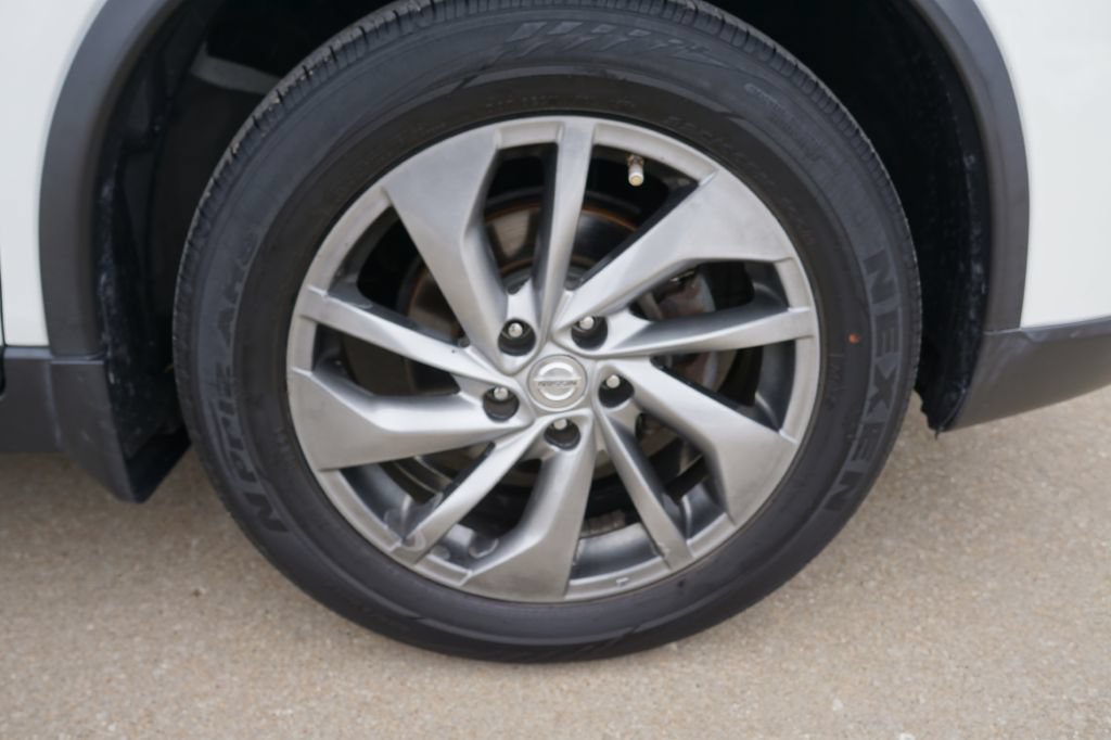 Used 2014 Nissan Rogue SL w/ SL Premium Package FWD image 9